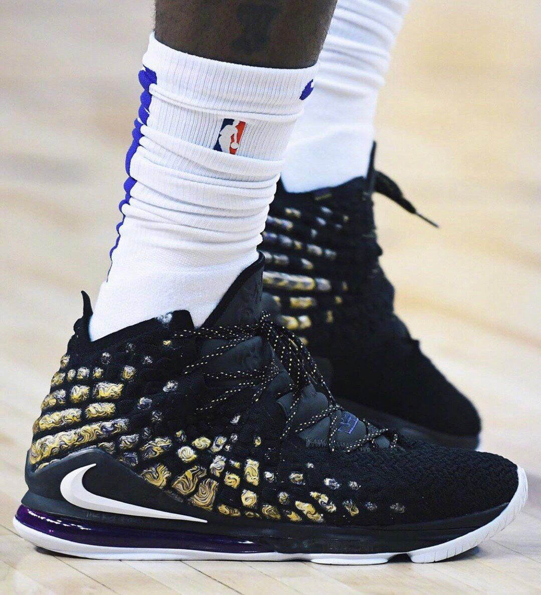 前腰后移到 前腰后移到