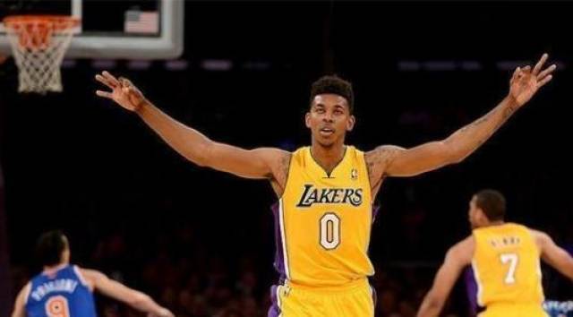 他的持球吸 他的持球吸