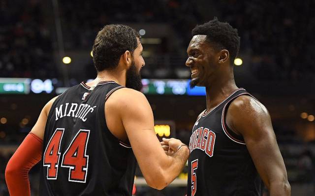 一款安静却 一款安静却